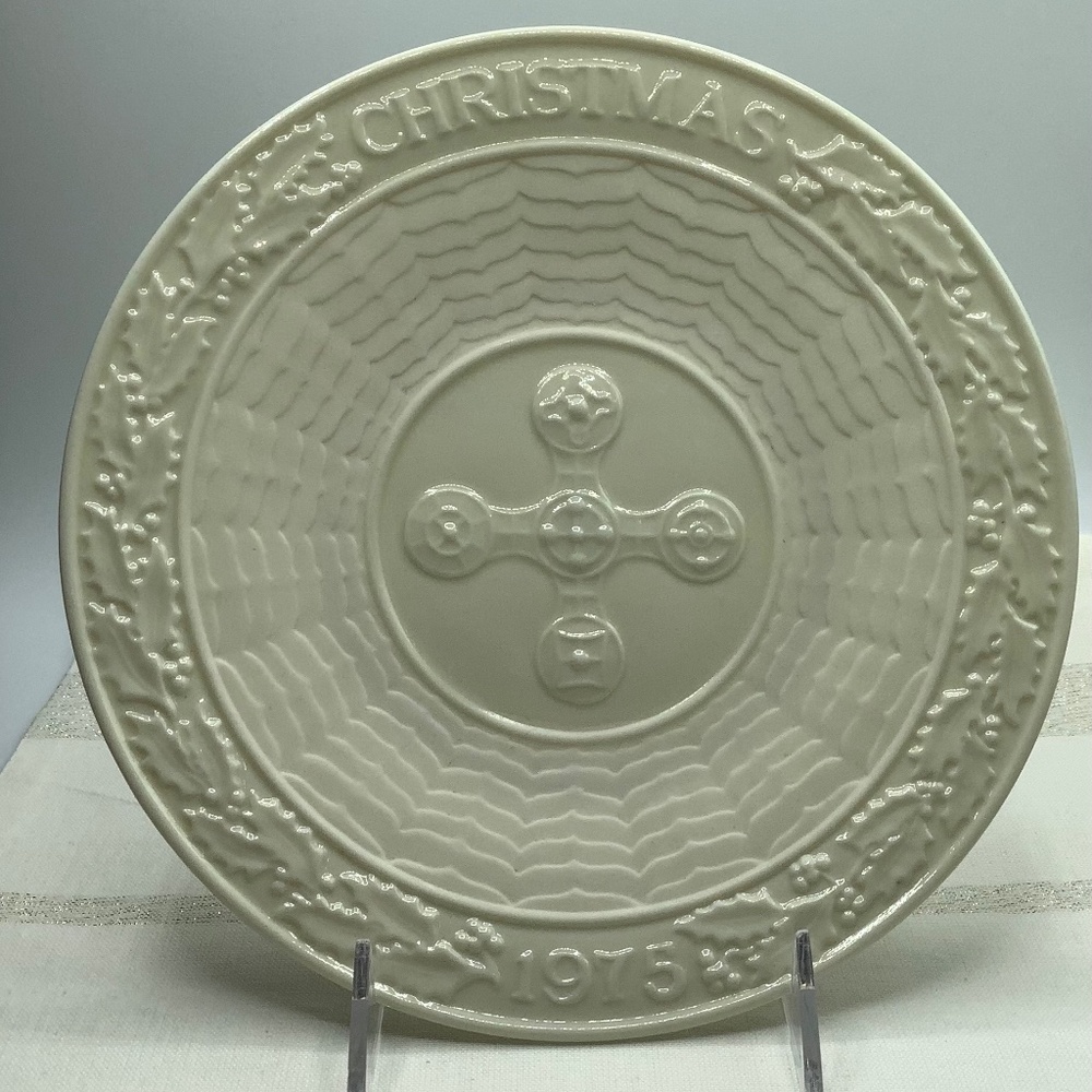 1975 Belleek Ireland Celtic Cross Christmas Collectible Plate